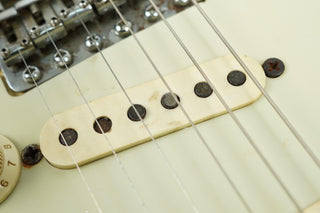 1965 Fender Stratocaster Olympic White ex Buddy Guy