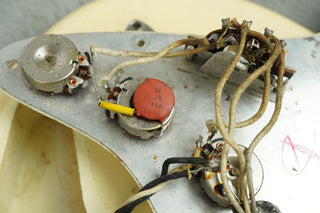 1965 Fender Stratocaster Olympic White ex Buddy Guy